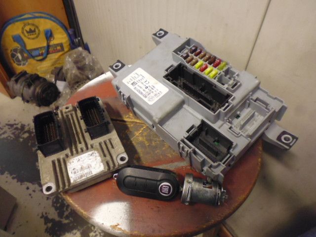Kit avviamento accensione Fiat Grande Punto del 2009 motore 350A1000 cilindrata 1.368 cc 57 kw alimentazione benzina/metano. Kit avviamento accensione Fiat Grande Punto del 2009 motore 350A1000 cilindrata 1.368 cc 57 kw alimentazione benzina/metano.