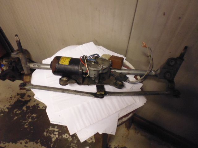 Motorino tergicristallo Valeo 53552402 completo di tandem per Fiat Multipla del 2002.