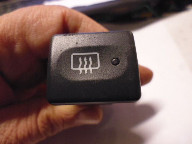Pulsante interruttore riscaldamento lunotto Land Rover Discovery 2.