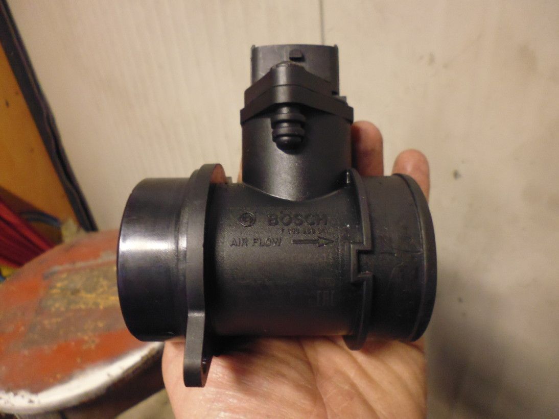 Debimetro misuratore massa aria Bosch 0281002613 Fiat 1.3 multijet. Debimetro misuratore massa aria Bosch 0281002613 Fiat 1.3 multijet.