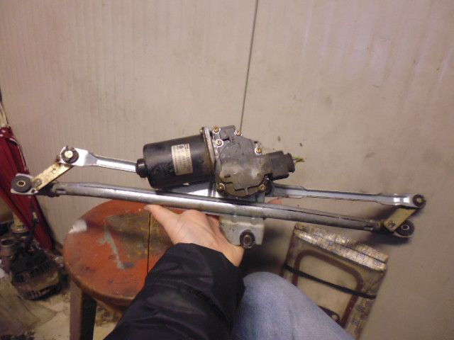 Motorino tergicristalli anteriore completo di tandem 8D1955113C per Audi A6 4B.