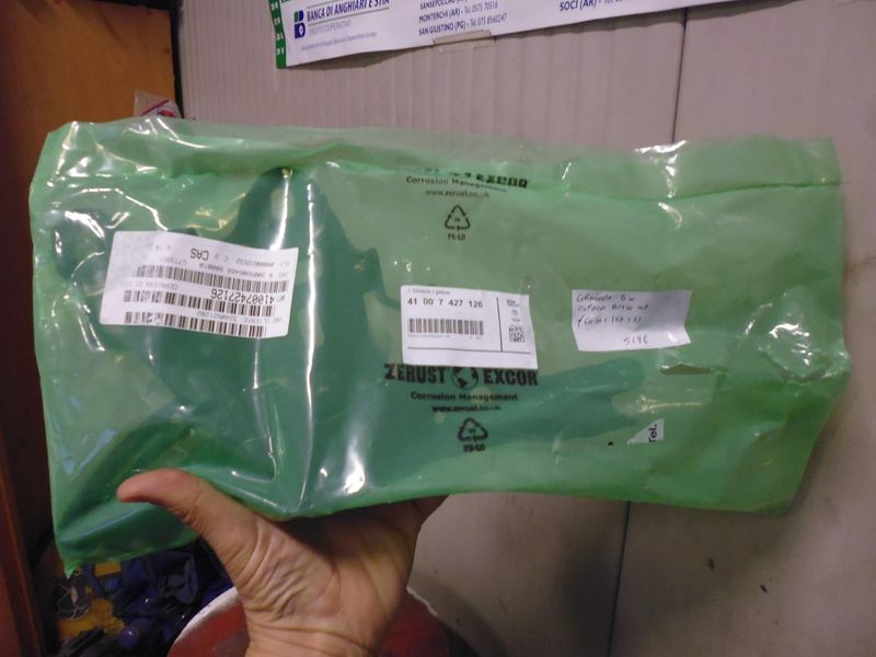 Cerniera destra originale 41007427126 per cofano BMW X1 serie F48.
