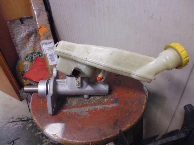 Pompa freni completa di vaschetta originale per Citroen C2 motore 8HX 1,4 HDI 50 kw.