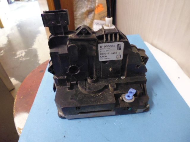 Serratura sportello anteriore destro 51905683 Fiat Grande Punto Evo.