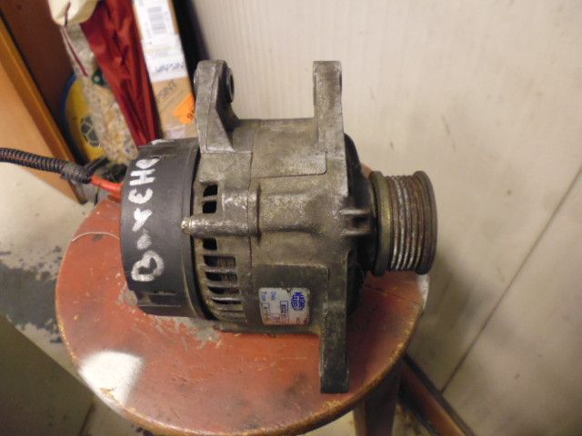 Alternatore Magneti Marelli 63321611 per Fiat Barchetta.