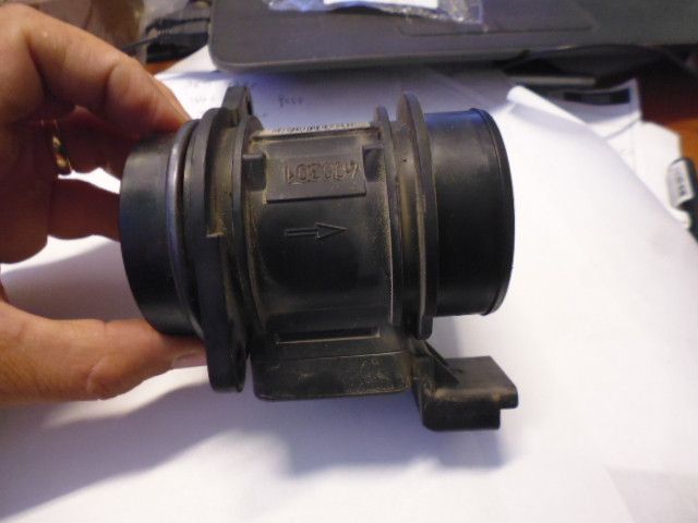 Debimetro misuratore massa aria Siemens 5WK9631 964221218039071 per Citroen C2 motore 1.4 HDI. Debimetro misuratore massa aria Siemens 5WK9631 964221218039071 per Citroen C2 motore 1.4 HDI.