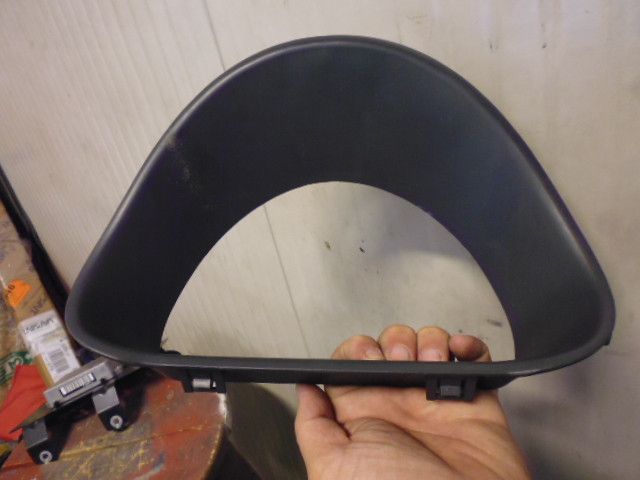 Cornice 9640705977 per quadro strumenti contachilometri display Citroen C2.