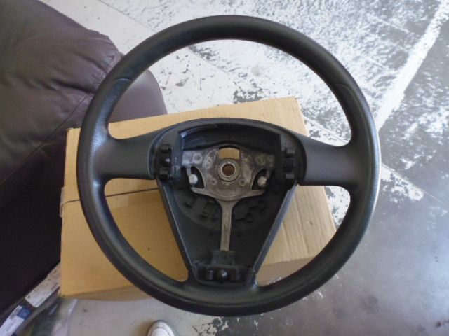 Volante Citroen C2 del 2004.