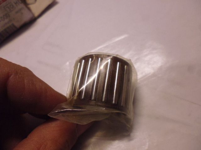 Cuscinetto ad aghi mozzo ruota Suzuki Jimny originale 09263-25053. Cuscinetto ad aghi mozzo ruota Suzuki Jimny originale 09263-25053.