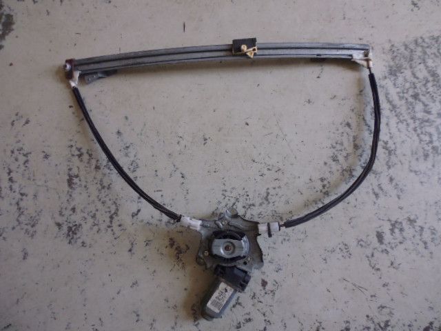 Motorino alzavetro anteriore sinistro 400467T3 Renault Megane Scenic dal 1997 al 1999.