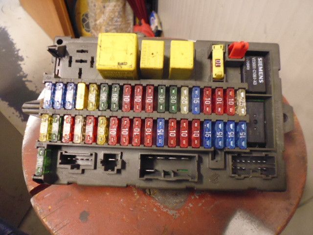 Scatola fusibili YQE103320 518678305 Land Rover Discovery 2.