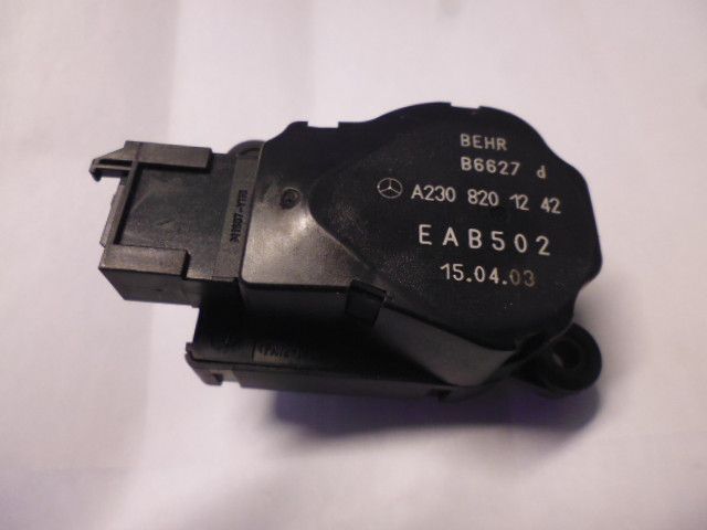 Motorino attuatore portelle ventilazione riscaldamento A2308201242 Mercedes classe C W203