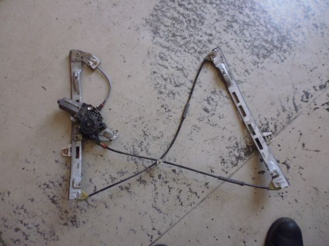 Motorino alzavetro alzacristallo anteriore sinistro Peugeot 206 3 porte.