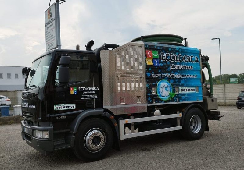 IVECO 180 nero