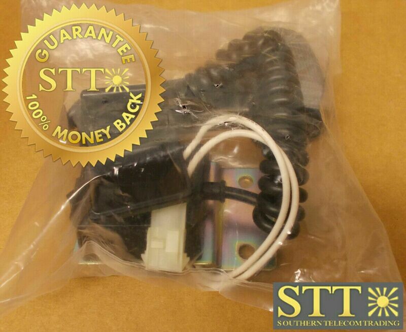 AT-RV-75-24L AMERICAN TECHNOLOGY COMPONENTS 24V RV LIGHT W/MOUNT 849000740 NEW - 90 DAY WARRANTY