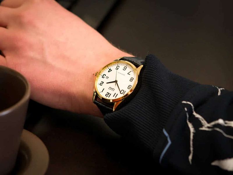 RELOJ Q&amp;Q ANÁLOGICO