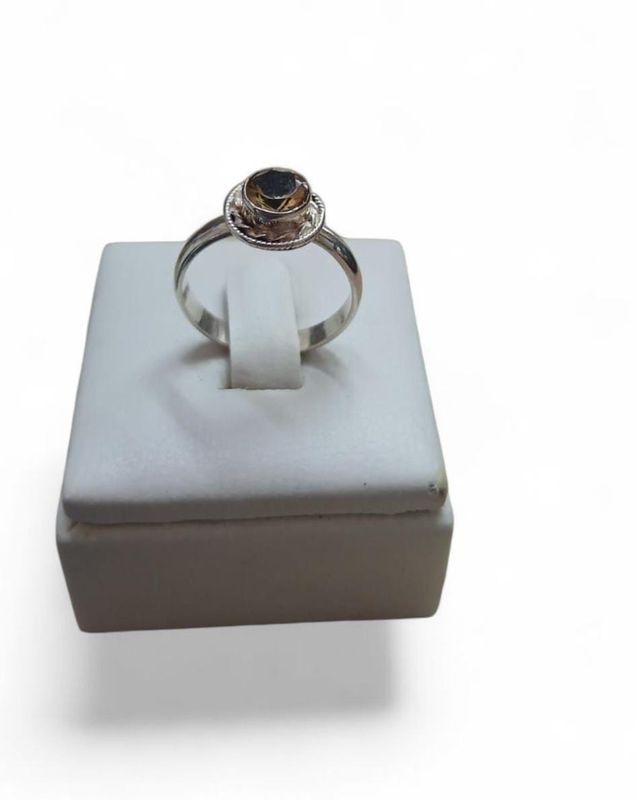 Anillo plata 925, con piedra en tonos verdes