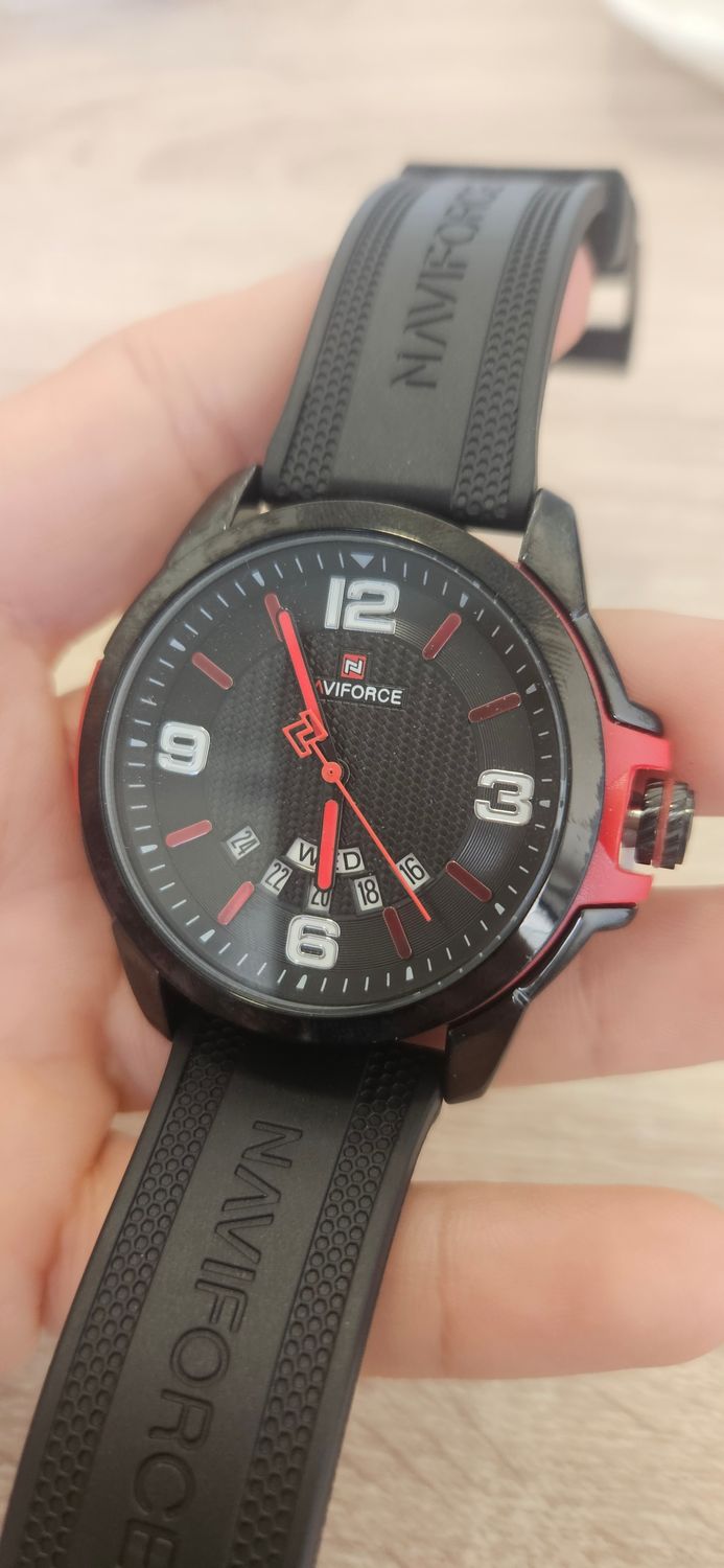 Naviforce Negro y Rojo