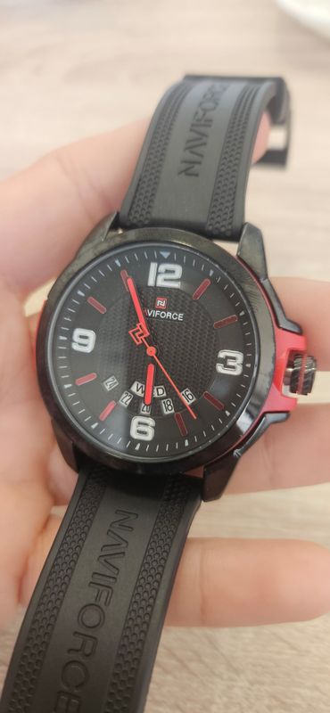 Naviforce Negro y Rojo