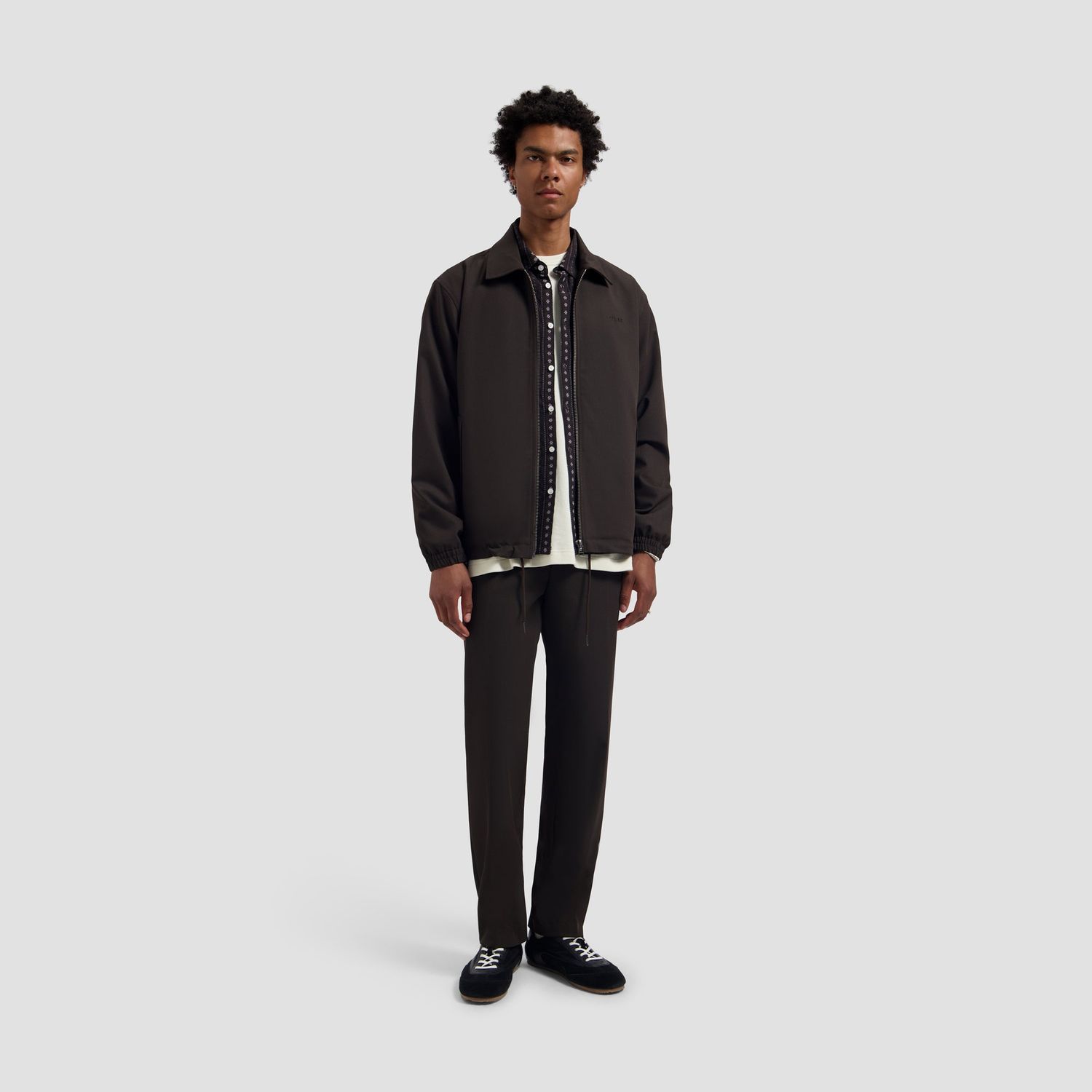 ØLÅF Coach Jacket Chocolate Plum, worn, full look