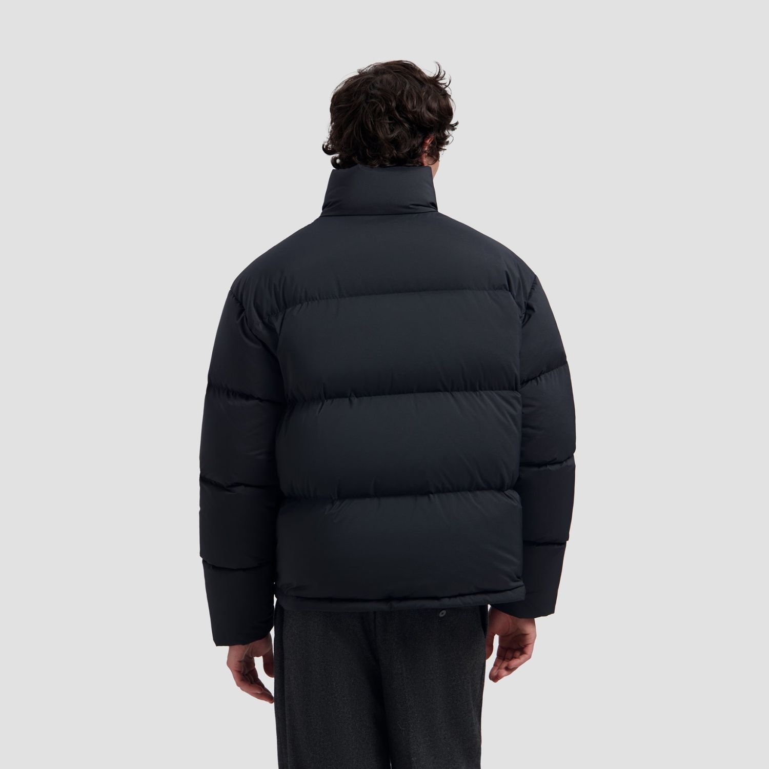 ØLÅF Puffer Jacket Black, worn