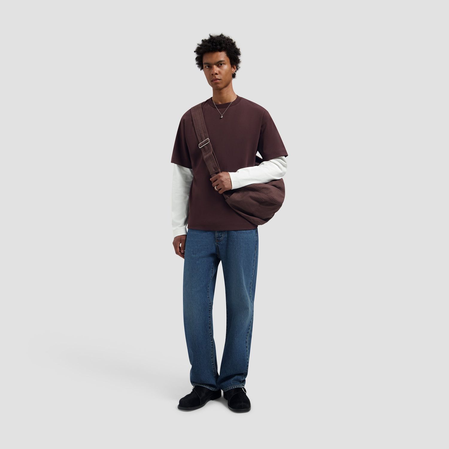 ØLÅF Essential Tee Chocolate Plum, worn, full look