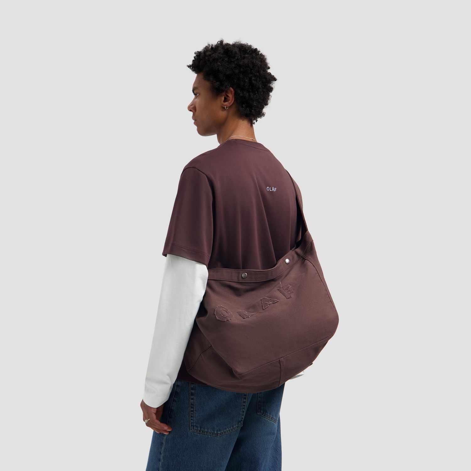 ØLÅF Essential Tee Chocolate Plum, worn