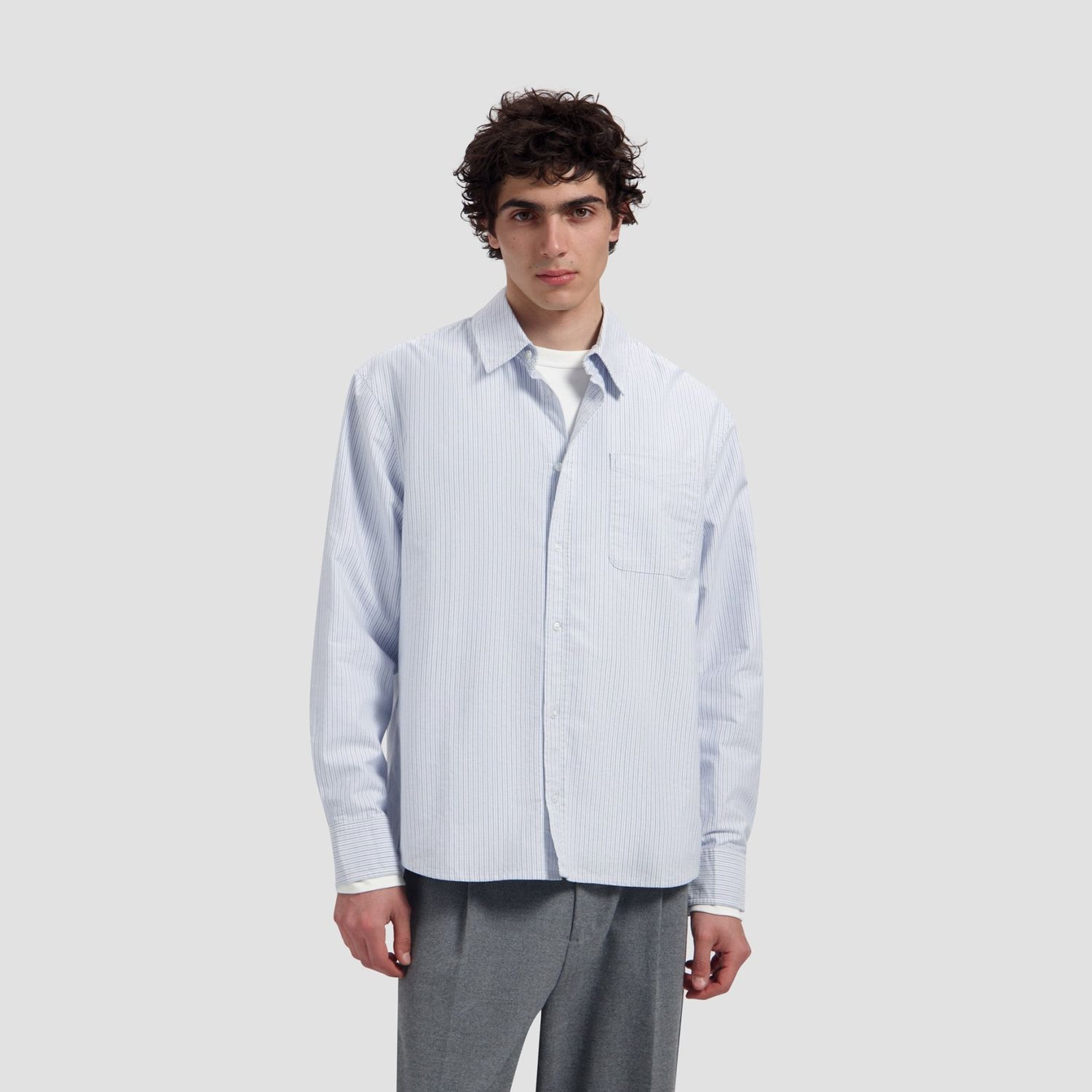 ØLÅF Oxford Relaxed Shirt White/Navy Academy, worn