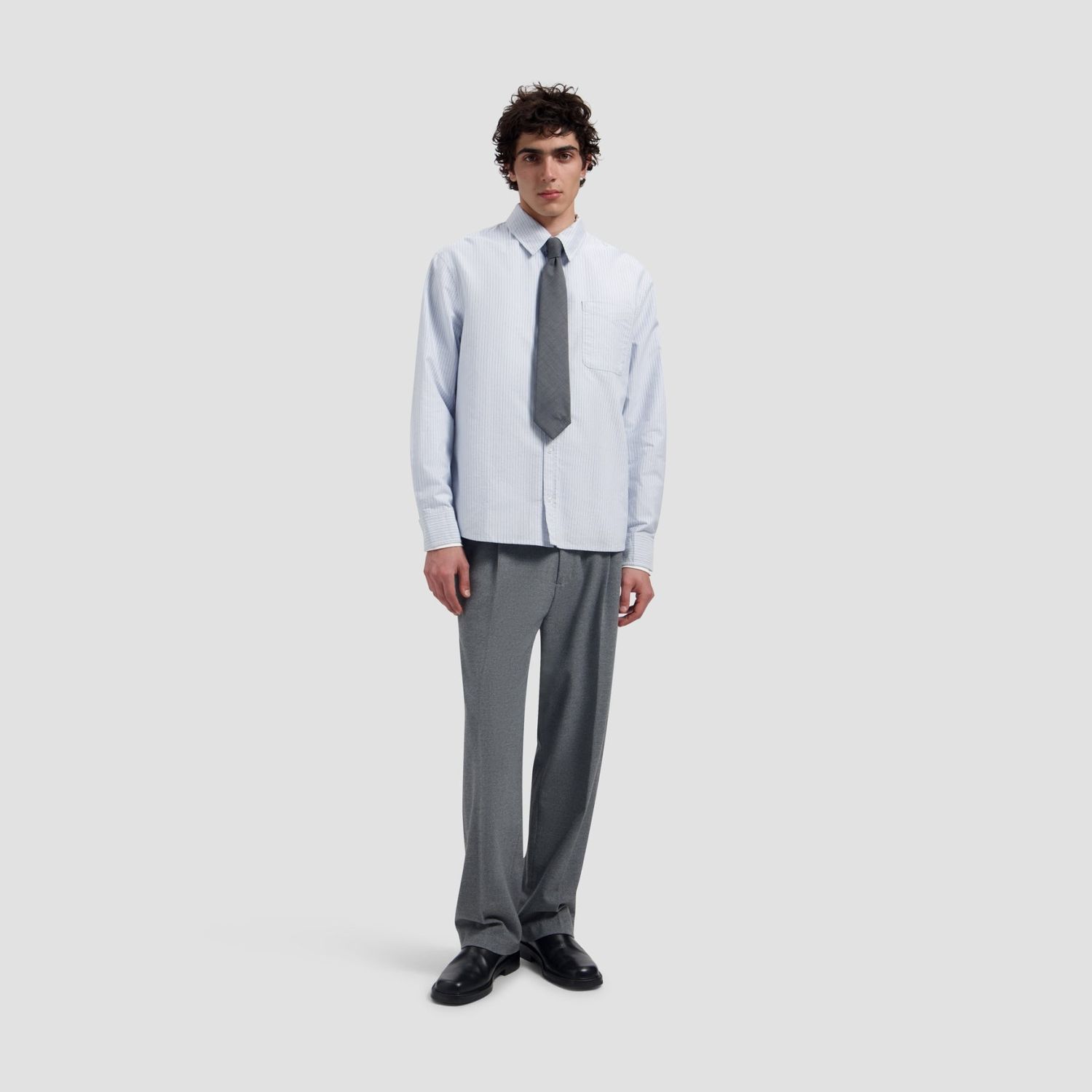 ØLÅF Oxford Relaxed Shirt White/Navy Academy, worn, full look