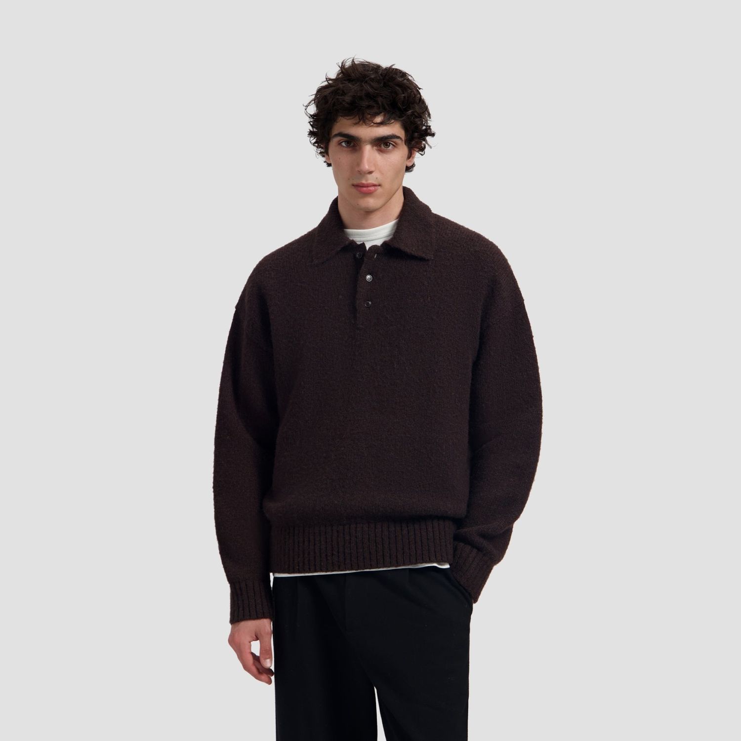 ØLÅF Oversized Knitted Polo Chocolate Plum, worn