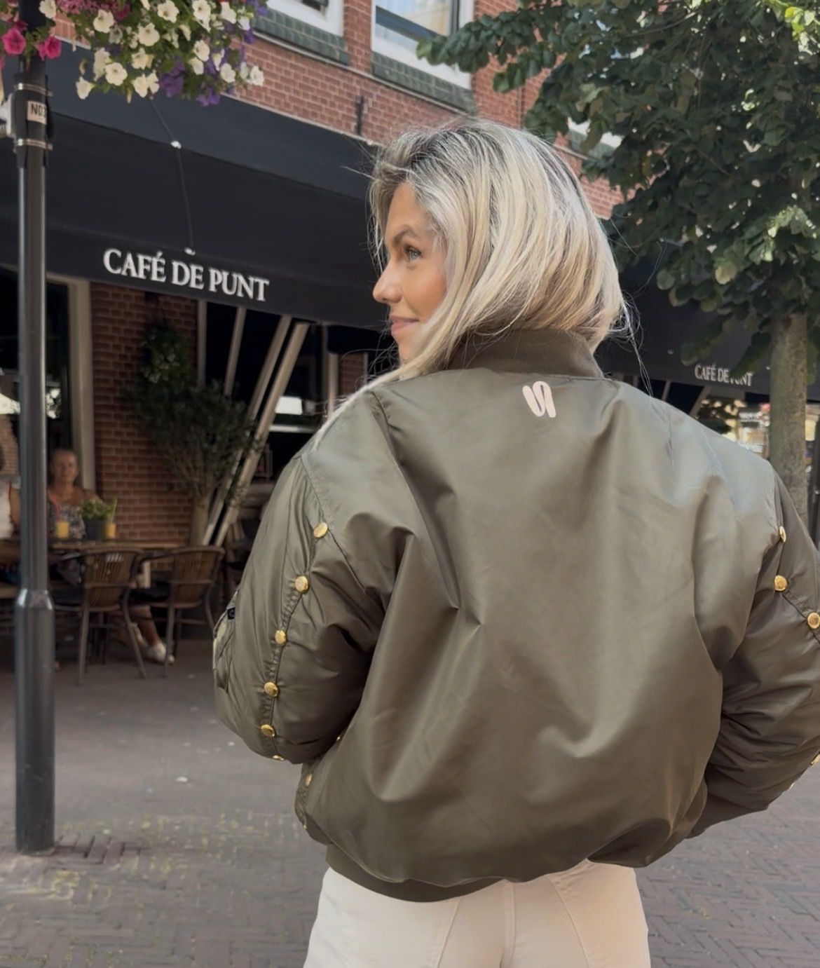 Suus the Label Bomber studs arms