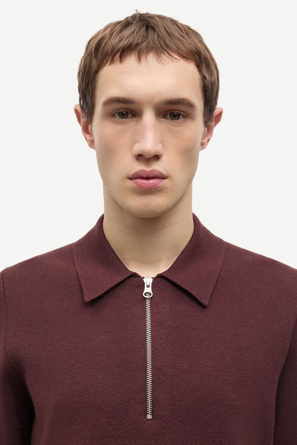SAMSØE SAMSØE Guna Half Zip Bitter Chocolate, worn