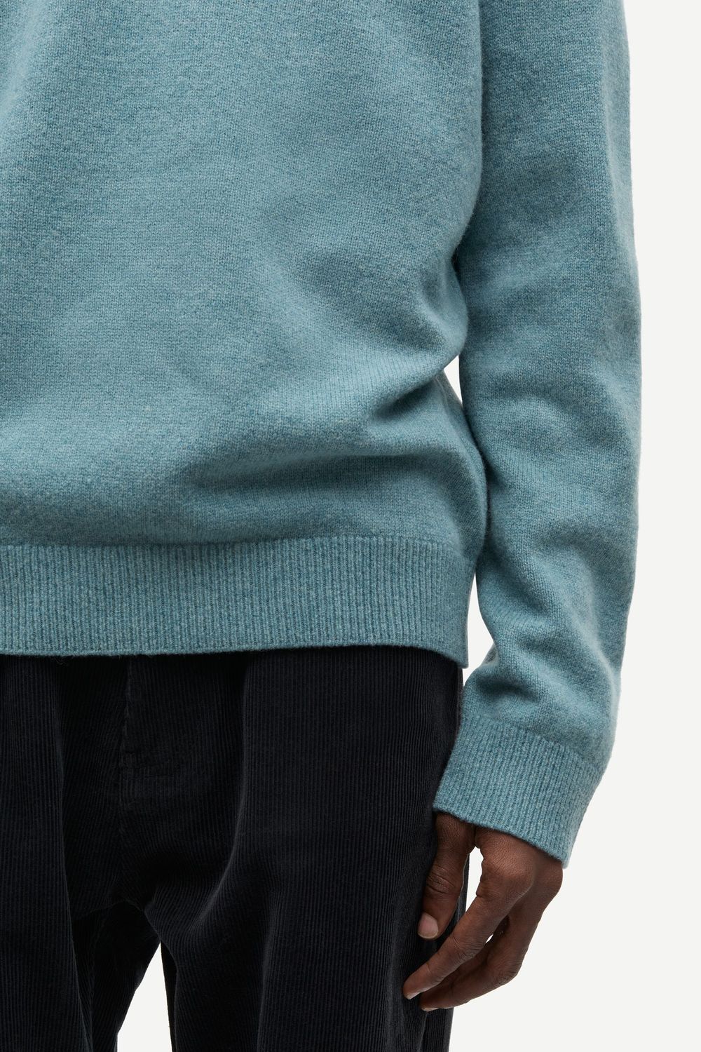 SAMSØE SAMSØE Isak Knit Sweater Stormy Sea, worn
