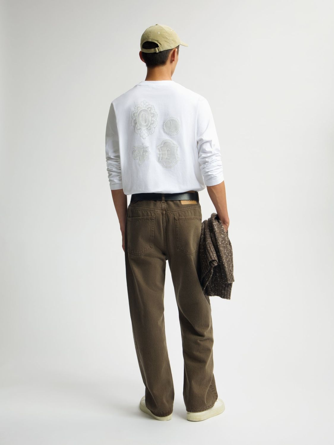ØLÅF Doily LS Tee Optical White, worn, full look