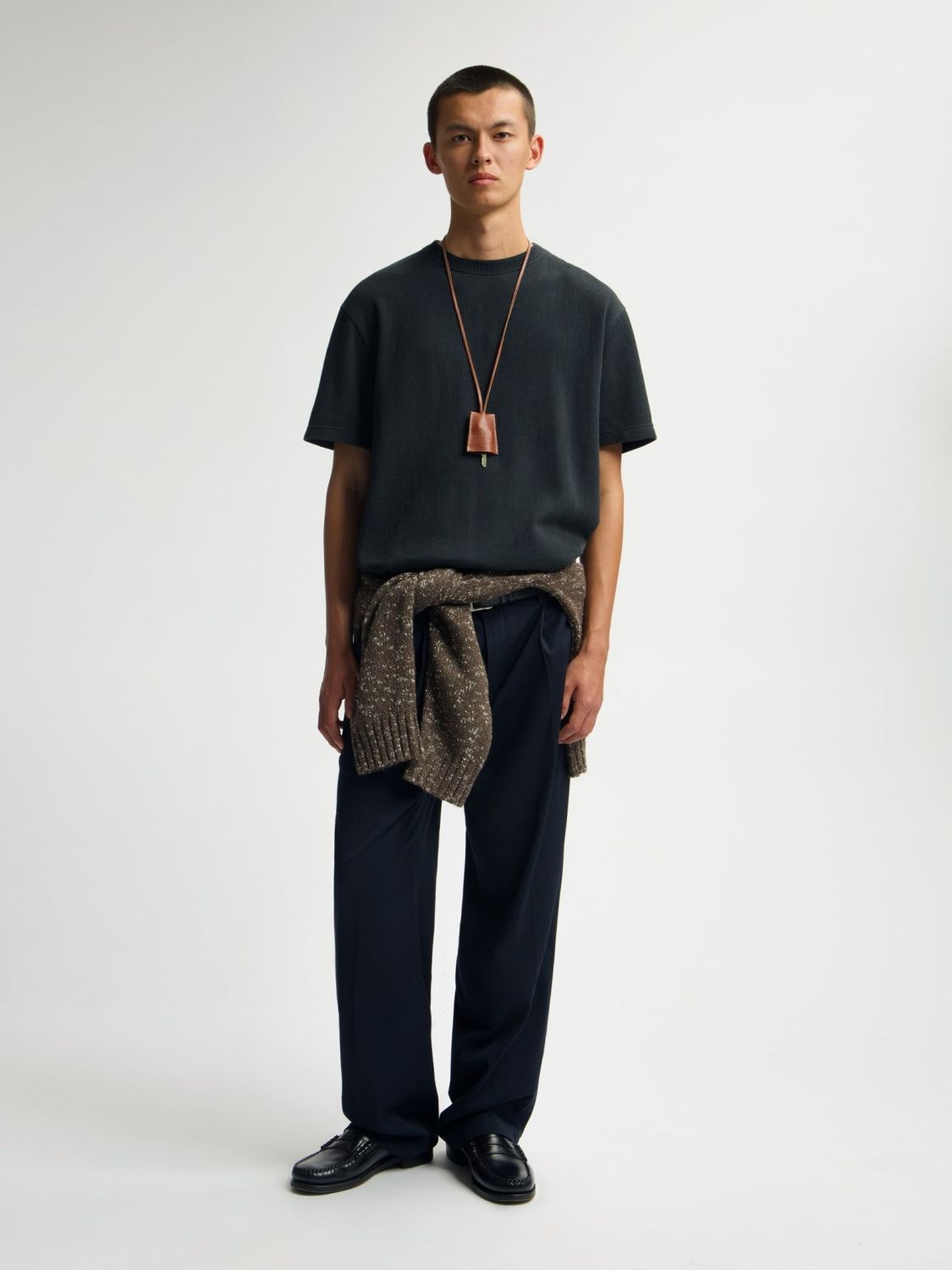 ØLÅF Ribbed Tee Charcoal, worn, full look