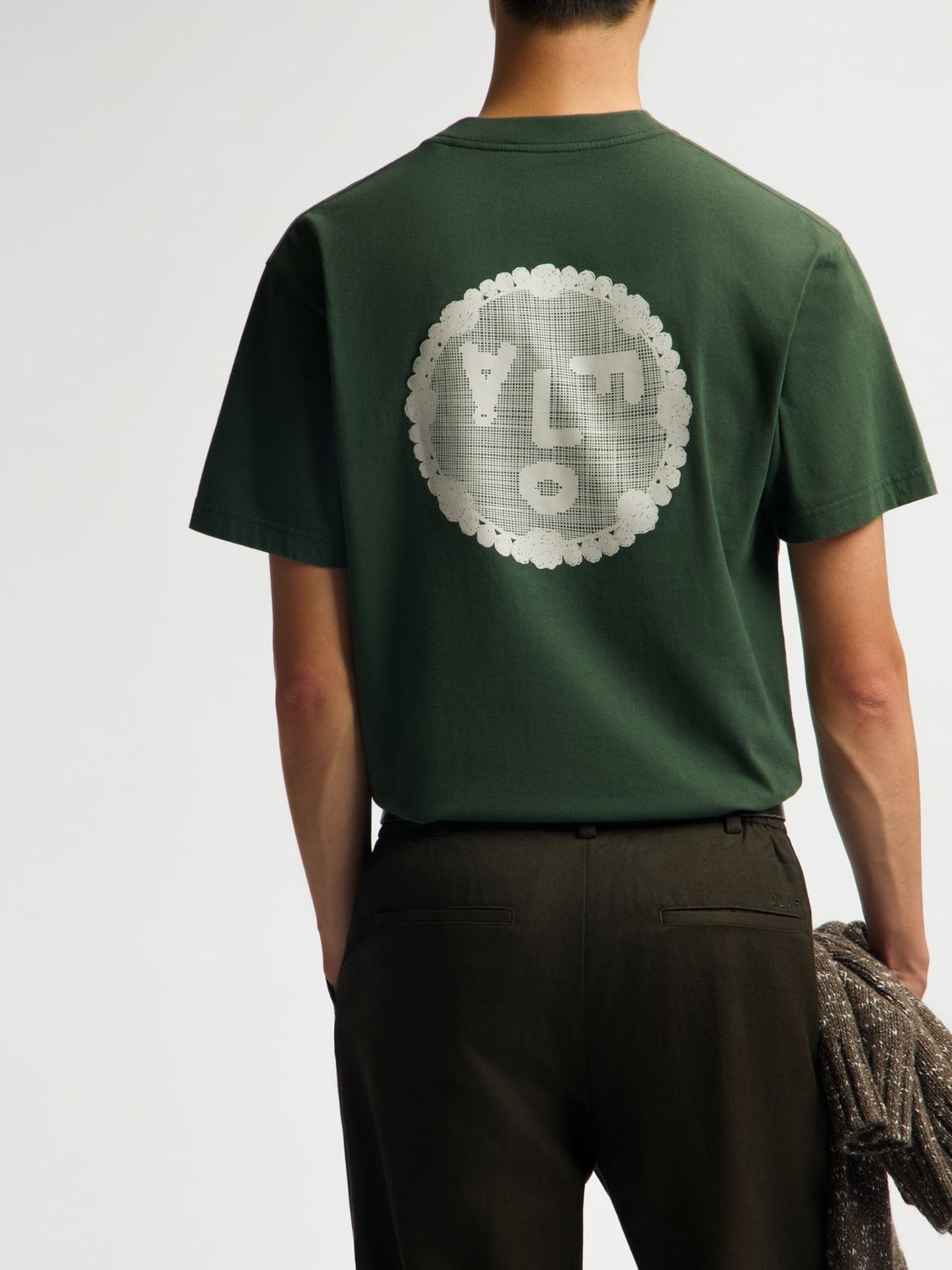 ØLÅF Doily Face Tee Kombu Green, detail