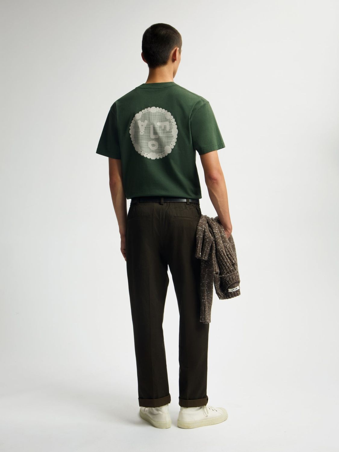 ØLÅF Doily Face Tee Kombu Green, worn, full look