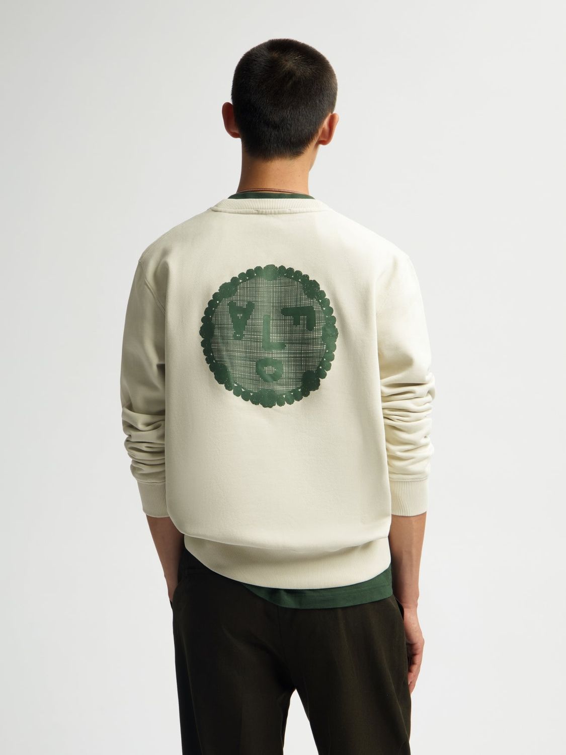 ØLÅF Doily Face Crewneck Ancient Scroll, worn