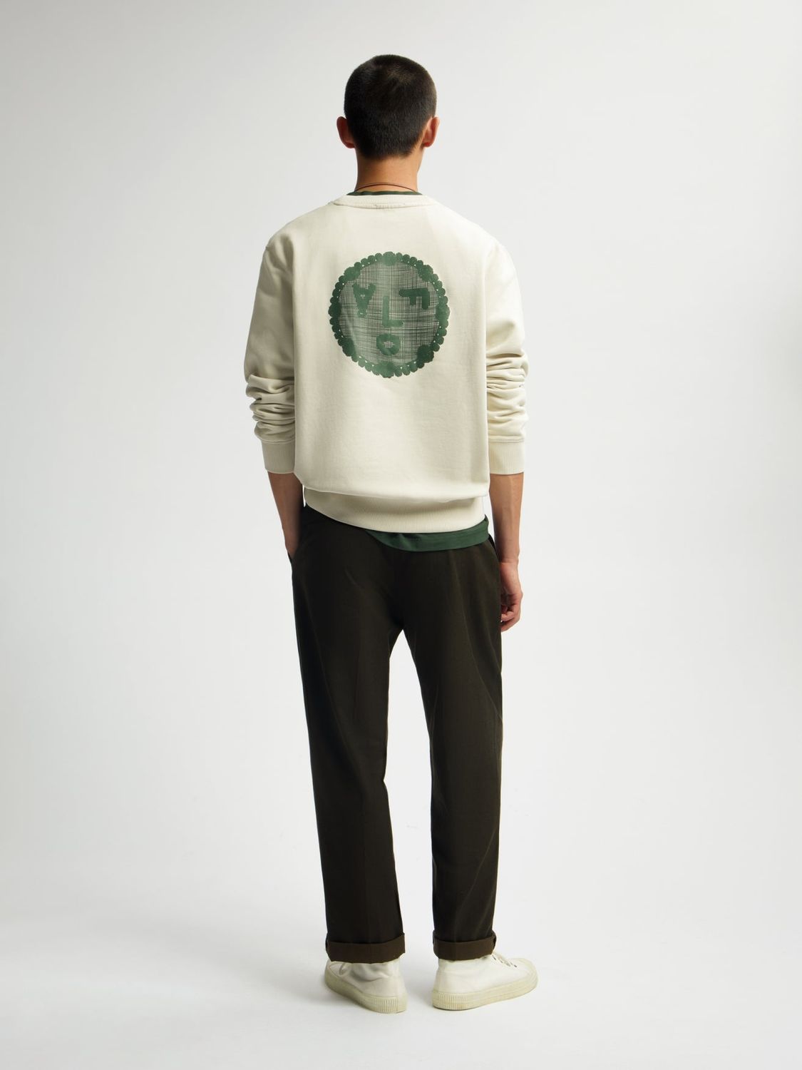 ØLÅF Doily Face Crewneck Ancient Scroll, worn, full look