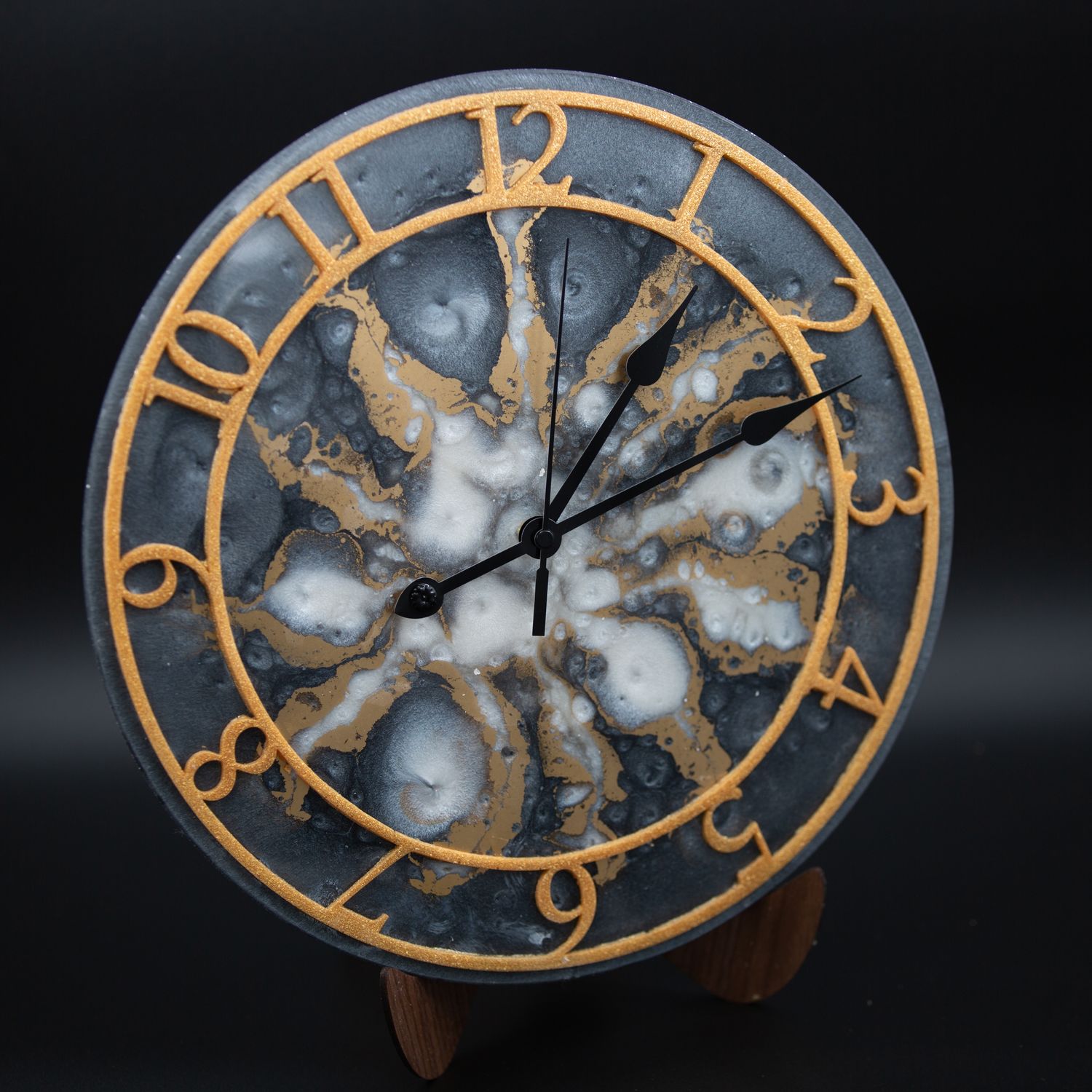 Handcrafted 14-Inch Black & Gold Resin Clock - Art Nouveau Elegance