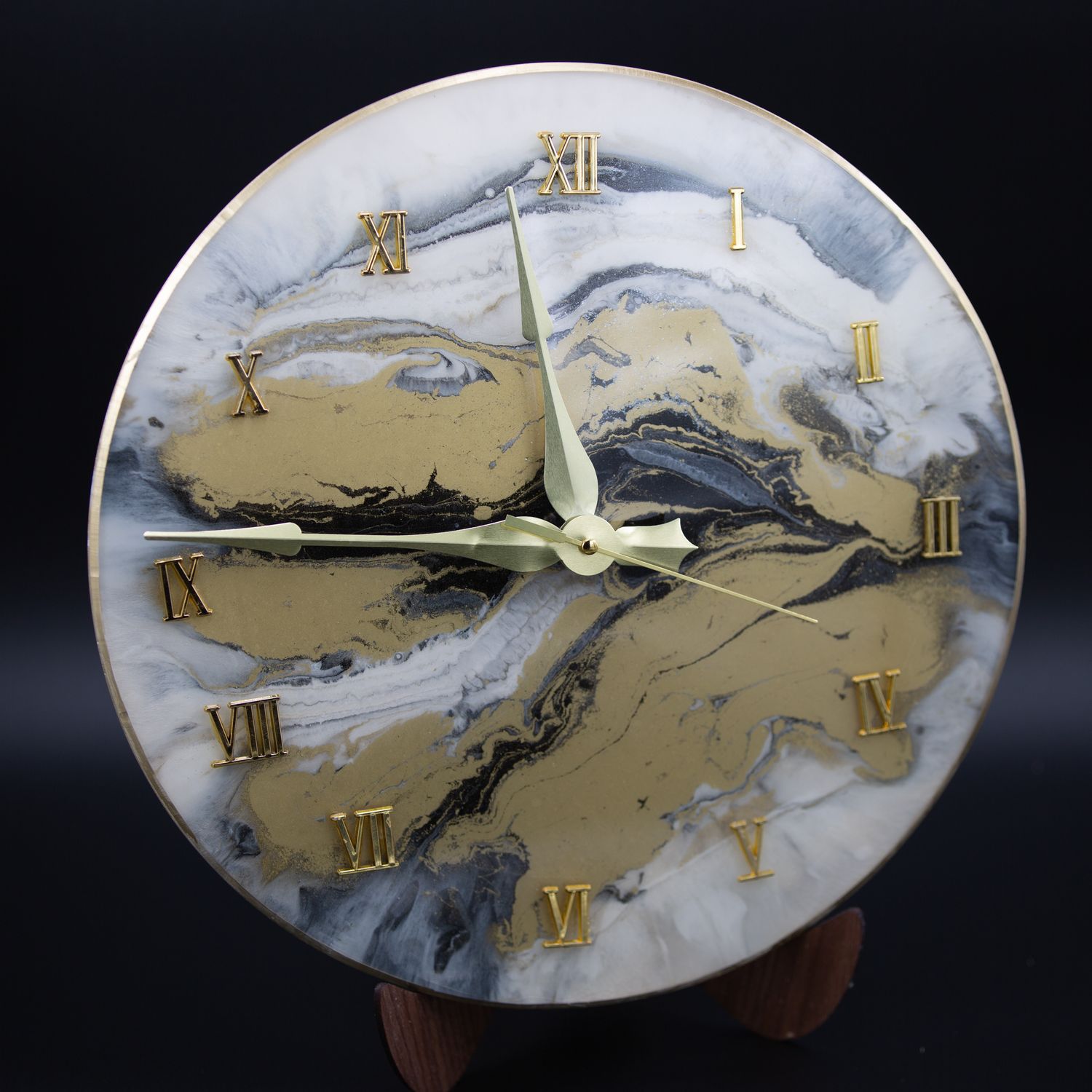 Handcrafted 14-Inch Smoke & Gold Resin Clock - Art Nouveau Elegance