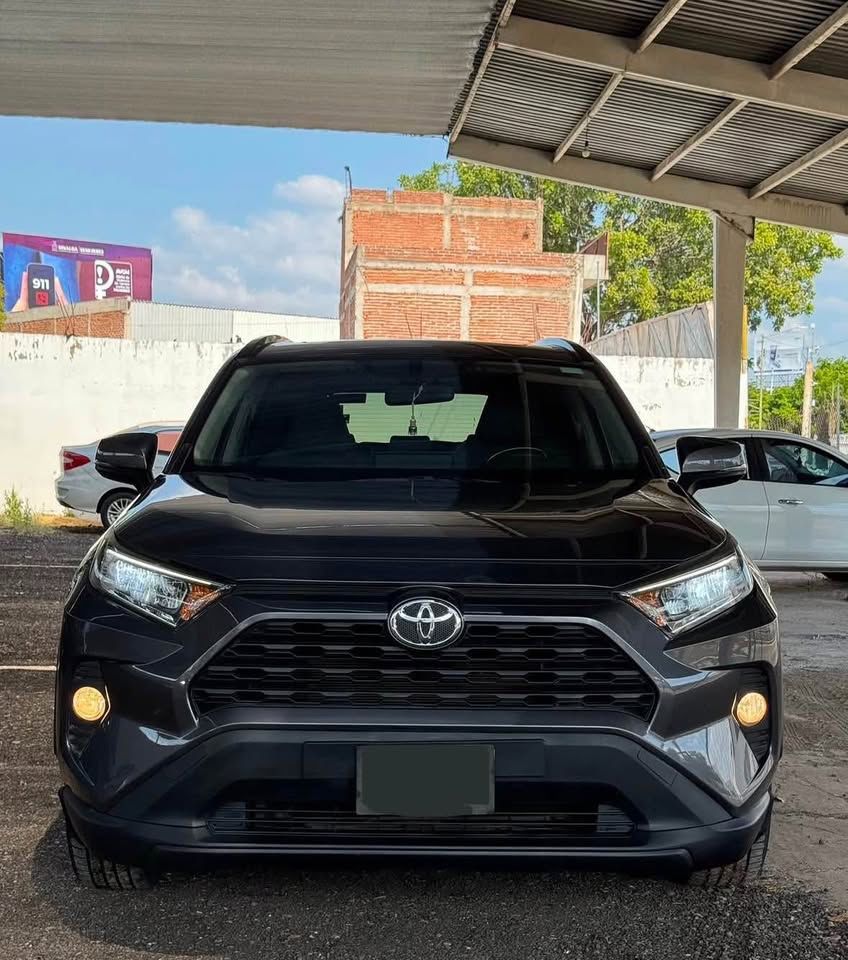 TOYOTA RAV4 XLE 2019
