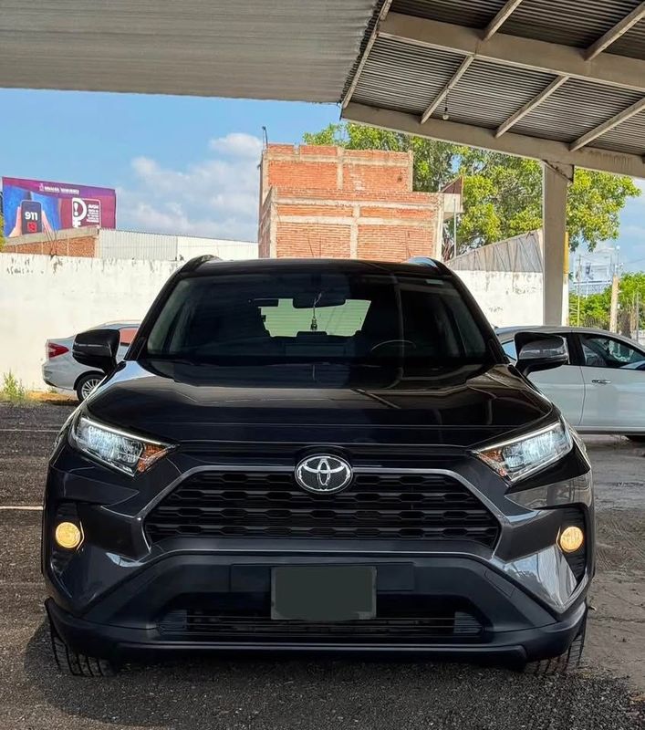 TOYOTA RAV4 XLE 2019