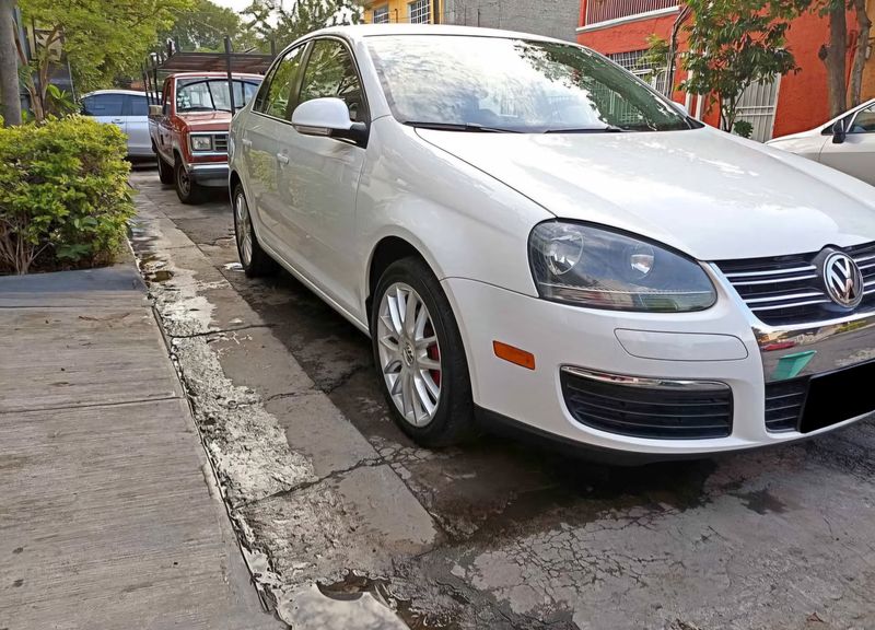VOLKSWAGEN BORA 2009