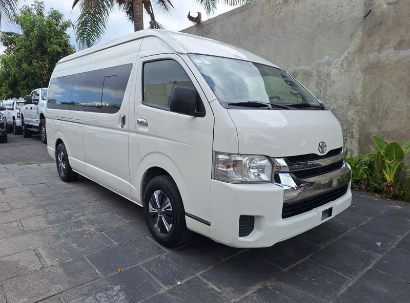 TOYOTA HIACE 2019