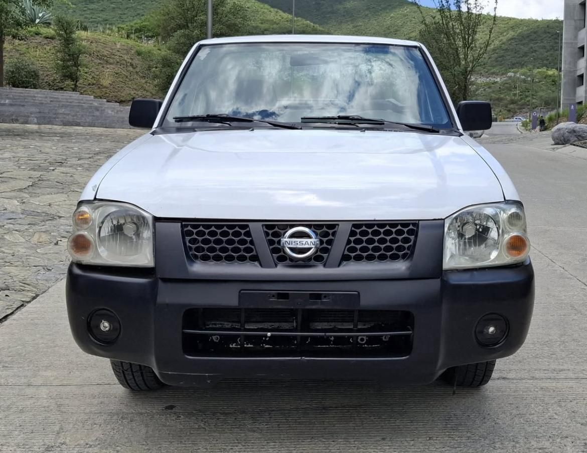 NISSAN NP300 2015