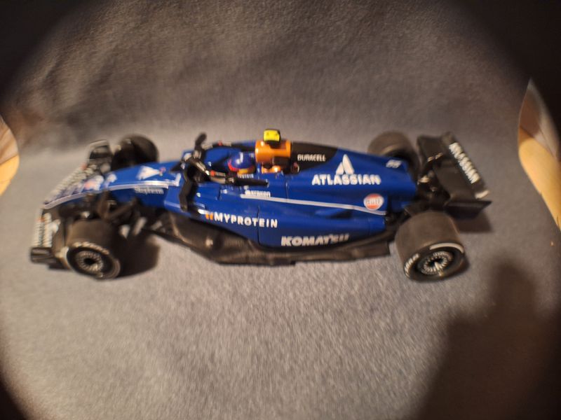 Williams FW47 #55 Carlos Sainiz Formel 1 2025 SCX Advance 1.32