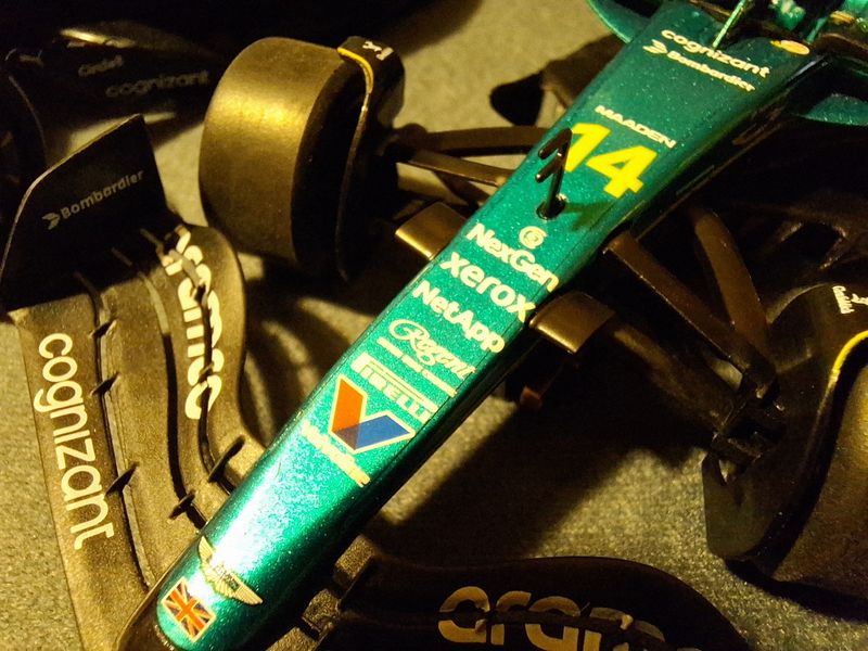 Aston Martin AMR25 #14 Fernando Alonso 2025 Formel 1 SCX Classic 1:32