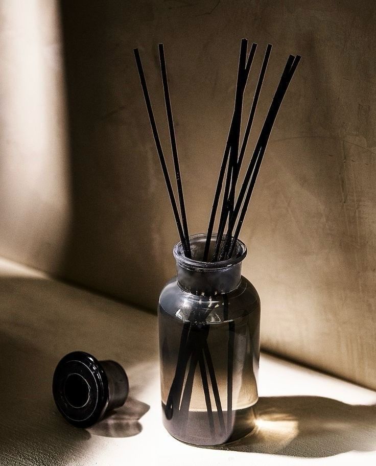 Noorah &quot;Shadow Amber&quot; Reed Diffuser