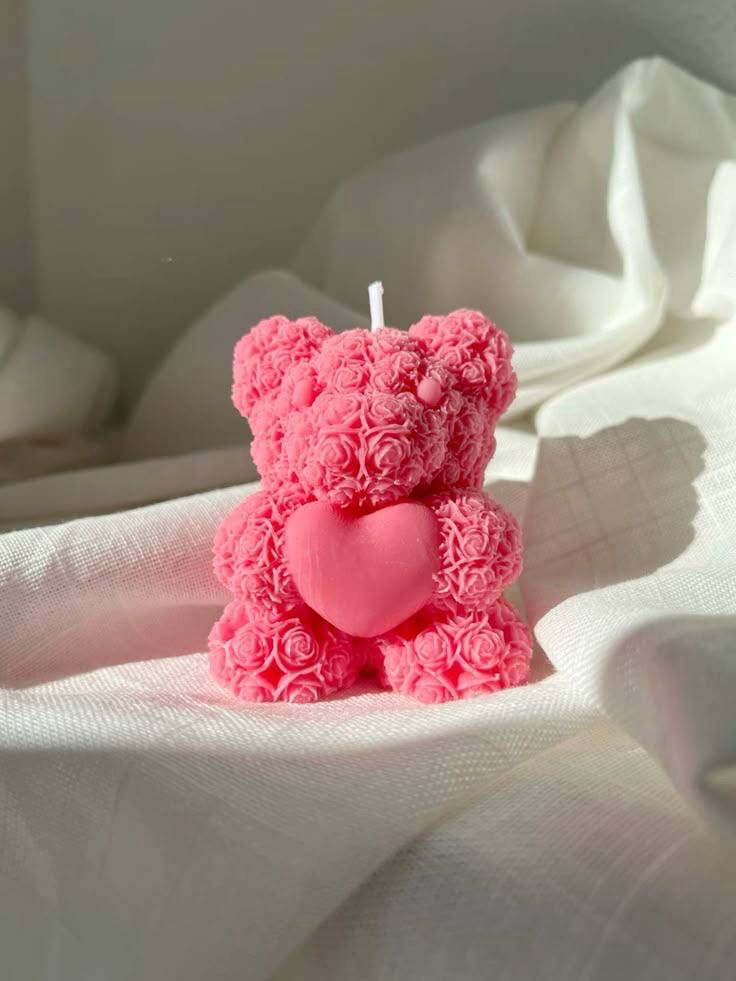 Noorah RoseBear Candle – Blooming Love Edition